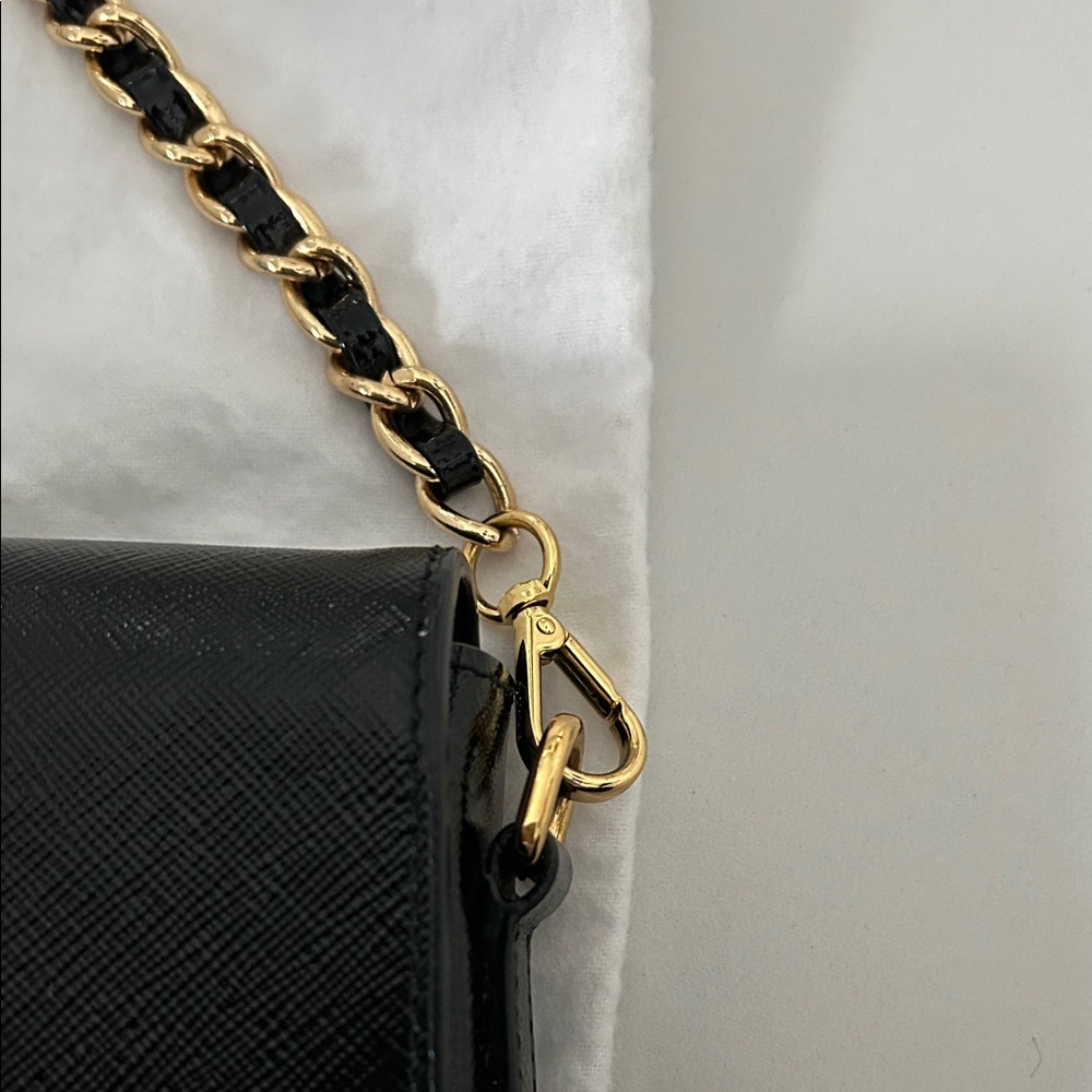 Prada Black Leather Shoulder Bag with Gold Chain. Evening bag - Picture 5 of 8